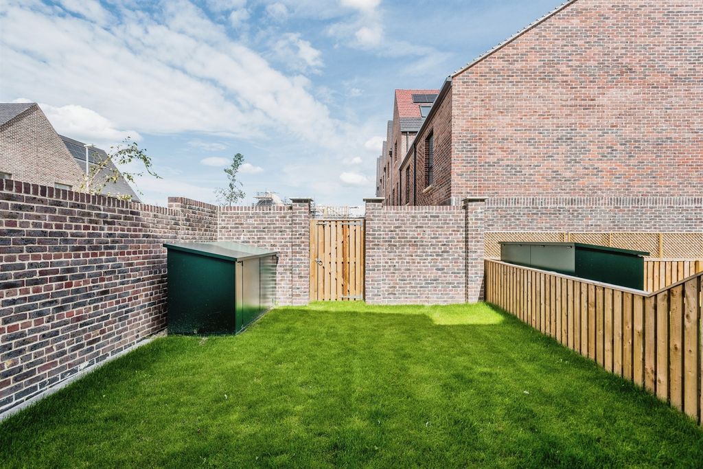 Property photo 3 of 12