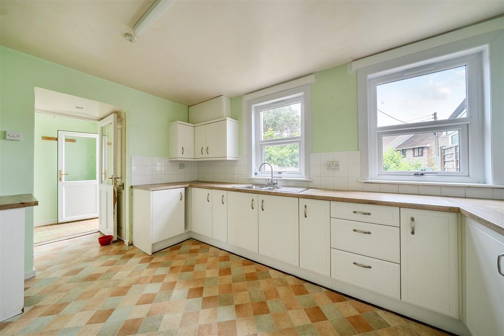 Property photo 3 of 14 2.Jpg