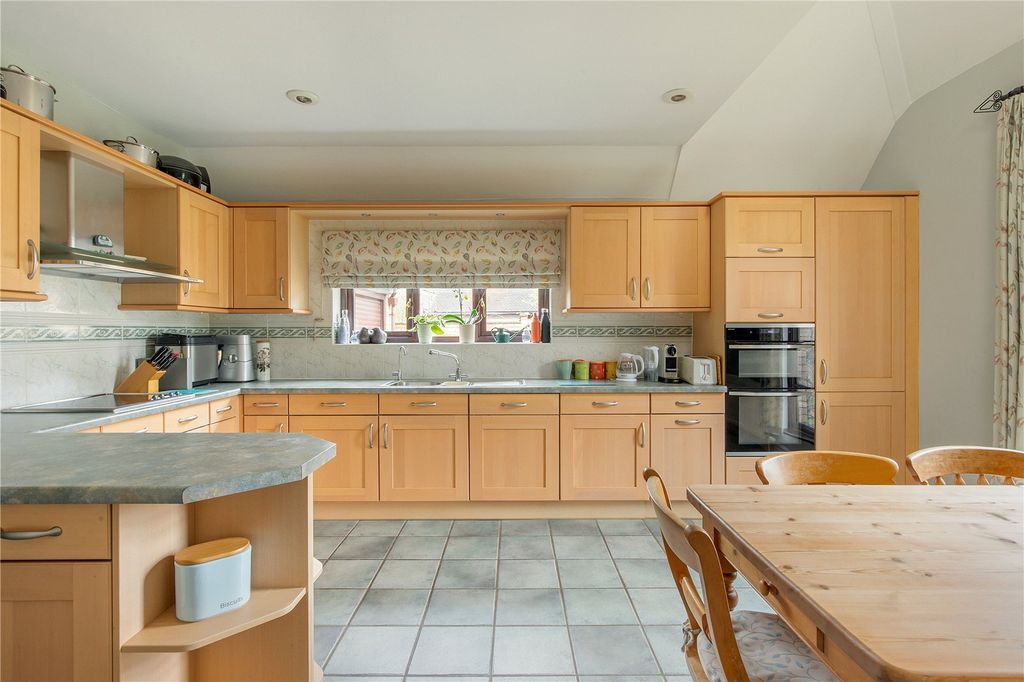 Property photo 2 of 16 Kitchen