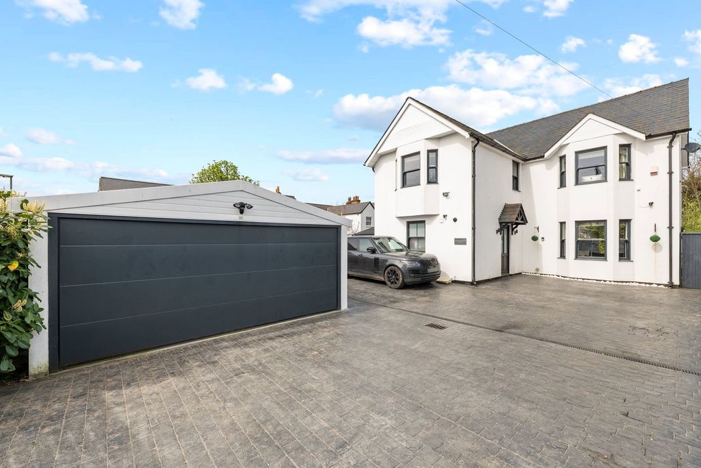 Property photo 1 of 26