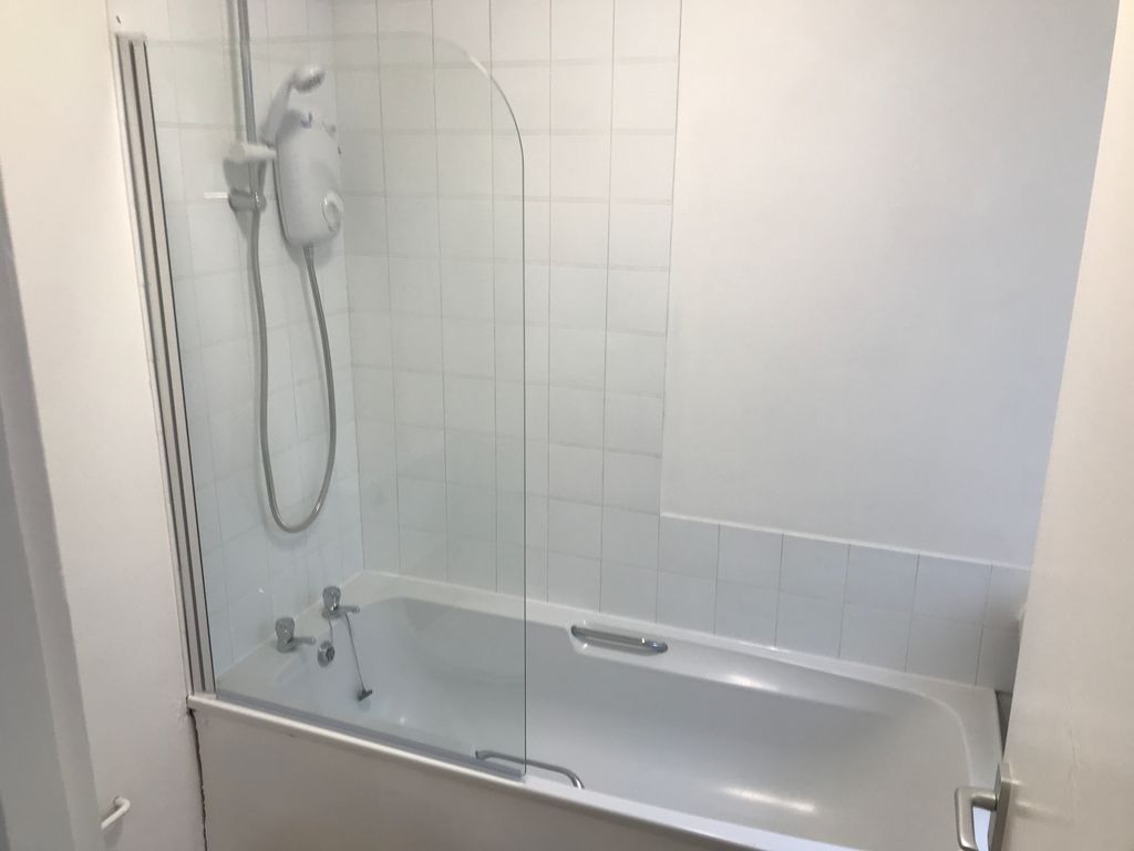 Property photo 3 of 4 Bathroom