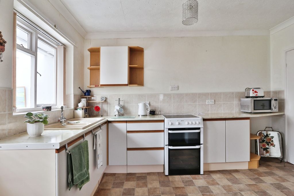 Property photo 3 of 20 3787567