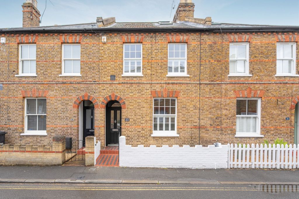 Property photo 1 of 12