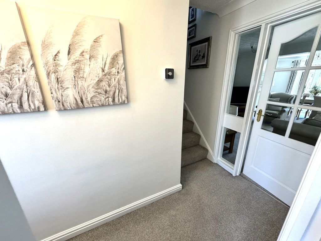 Property photo 2 of 31