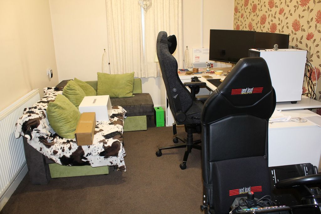 Property photo 3 of 10 Dining Area