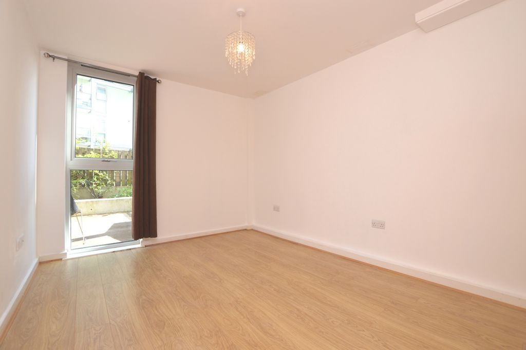 Property photo 3 of 7 Master Bedroom