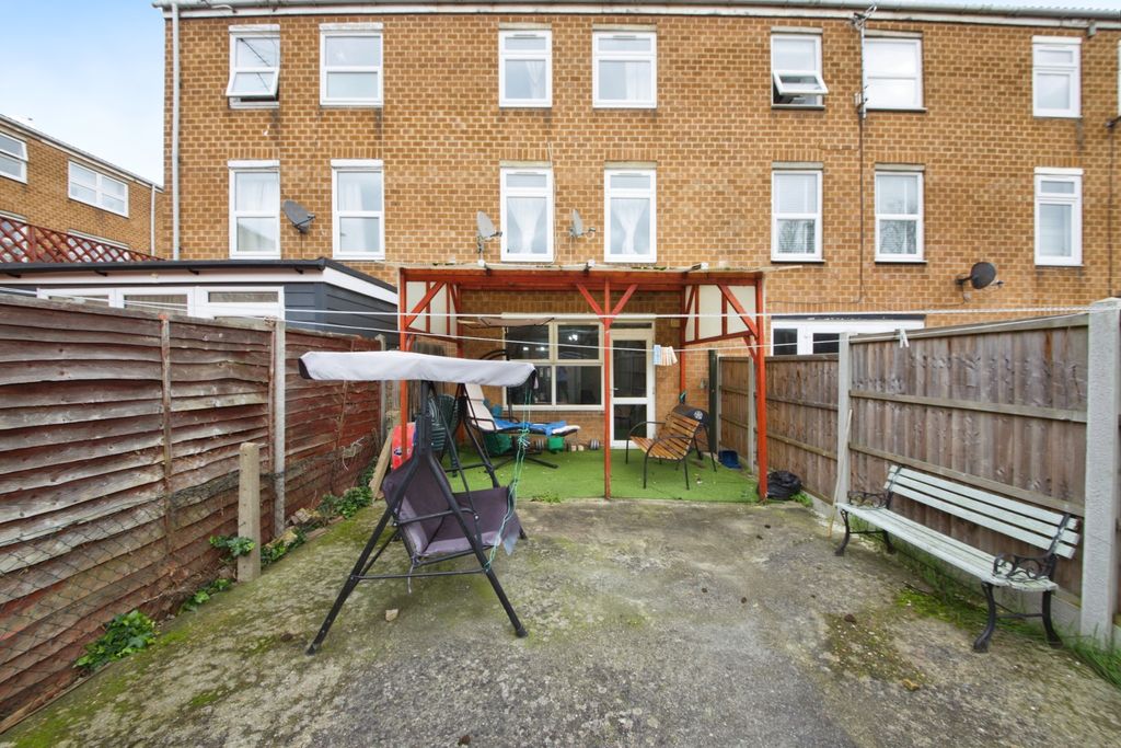 Property photo 2 of 10 Img_0225