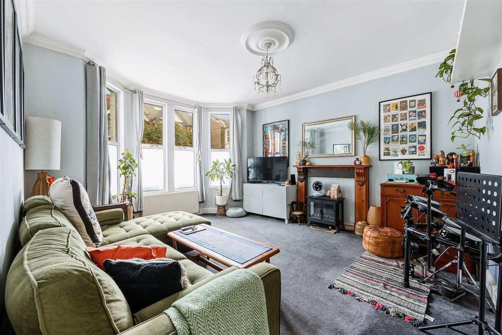 Property photo 2 of 11 57A Summerlands Avenue-3.Jpg