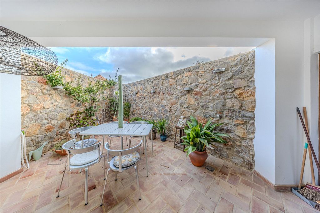 Property photo 2 of 15 Picture No. 35