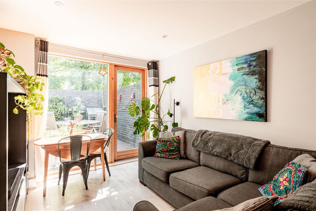 Property photo 2 of 9 Trevanion Road-1.Jpg