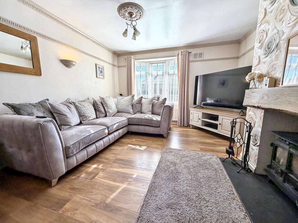 Property photo 2 of 23