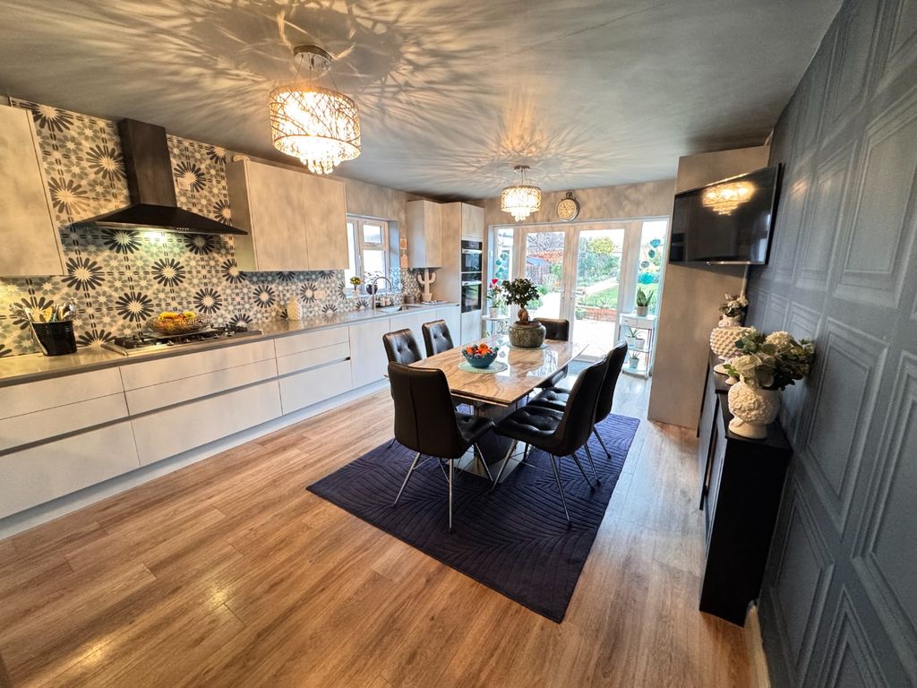 Property photo 2 of 26 4423431