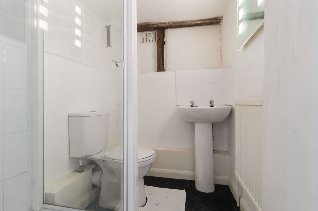 Property photo 2 of 27