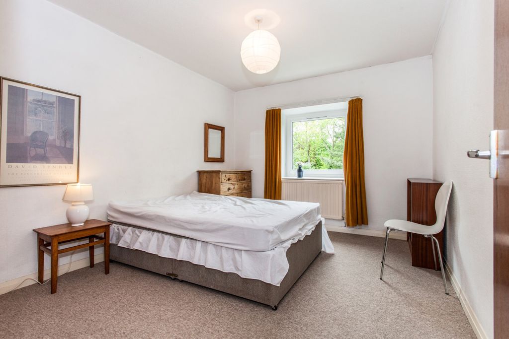Property photo 2 of 11 2