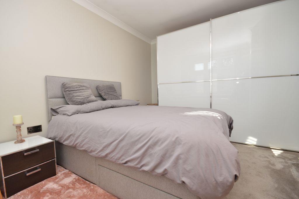 Property photo 3 of 8 Gallery