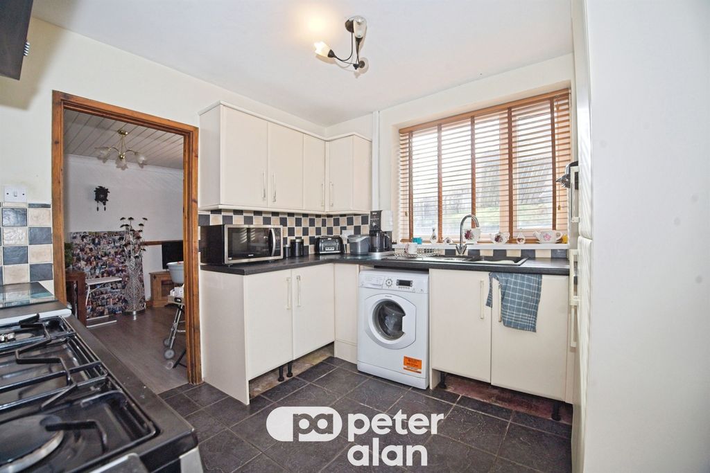 Property photo 3 of 21