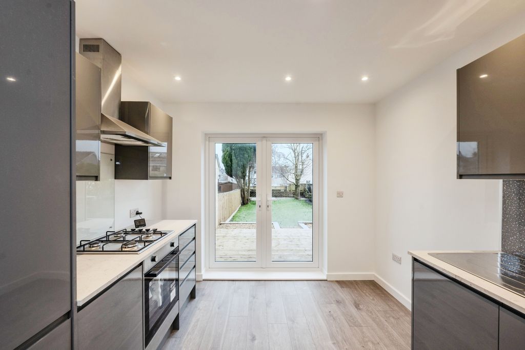 Property photo 2 of 19 Photography