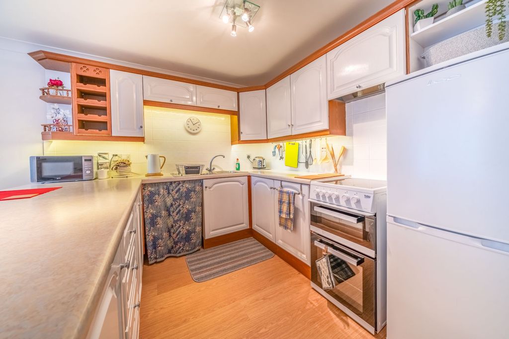 Property photo 3 of 19