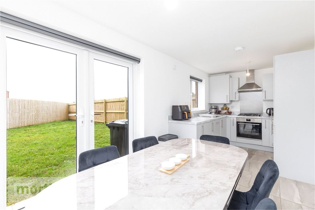 Property photo 2 of 21 Kitchen/Diner