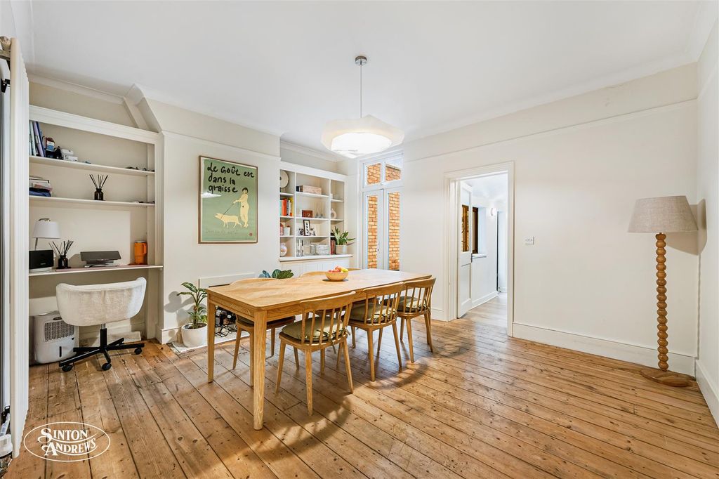 Property photo 3 of 11 76 Elthorne Park Road-3.Jpg