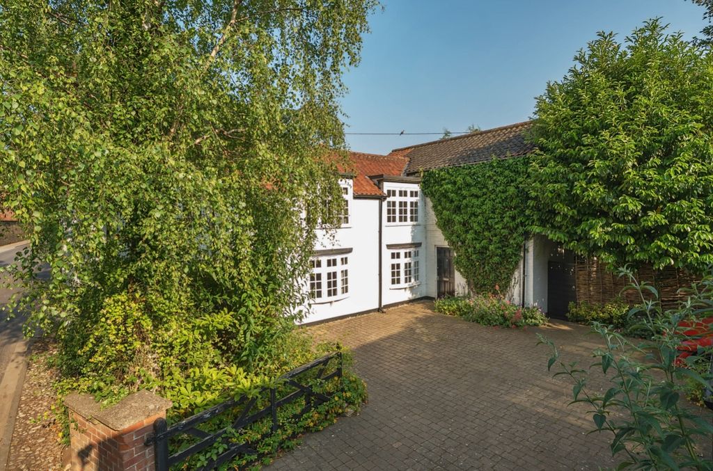 Property photo 1 of 23 -68529Fdb85d3B-l-1311928-3-6851Ecaac692F-Arw