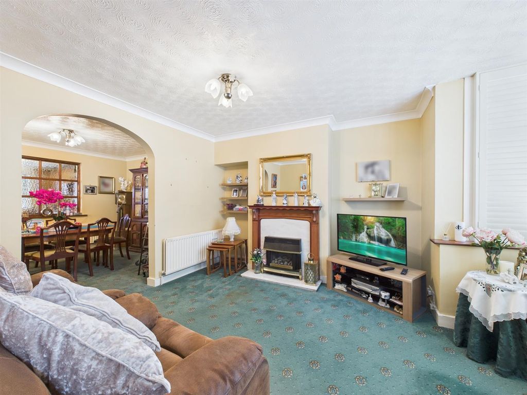 Property photo 3 of 12 Cam02435G0-Pr0073-Still014.Jpg