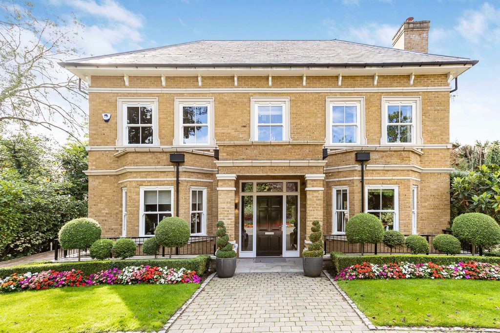 Property photo 1 of 33 Picture No. 27