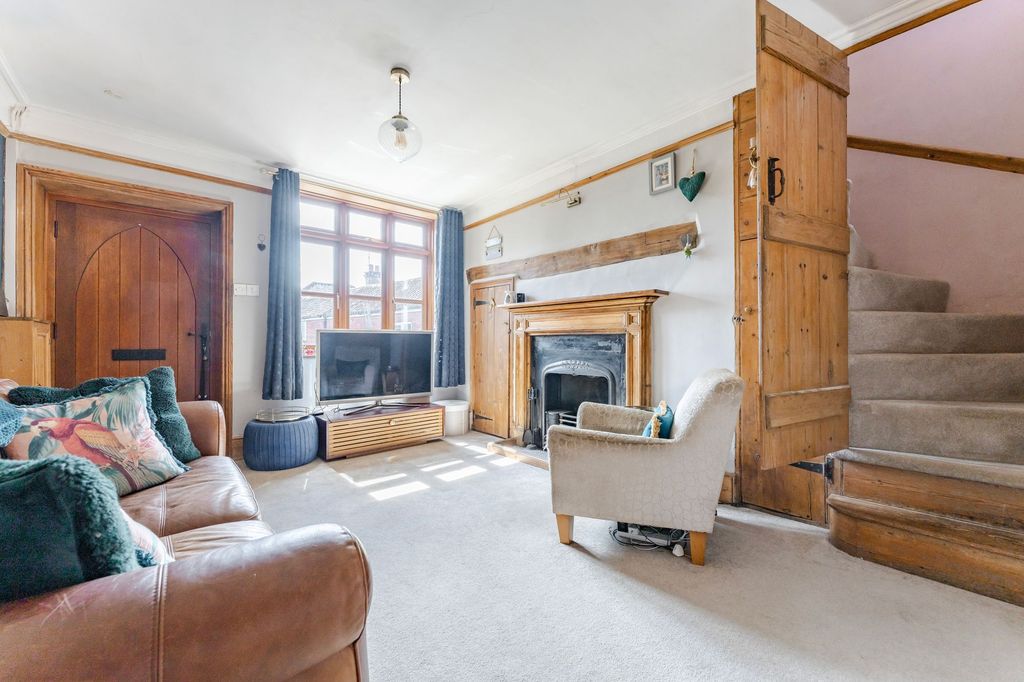 Property photo 3 of 19