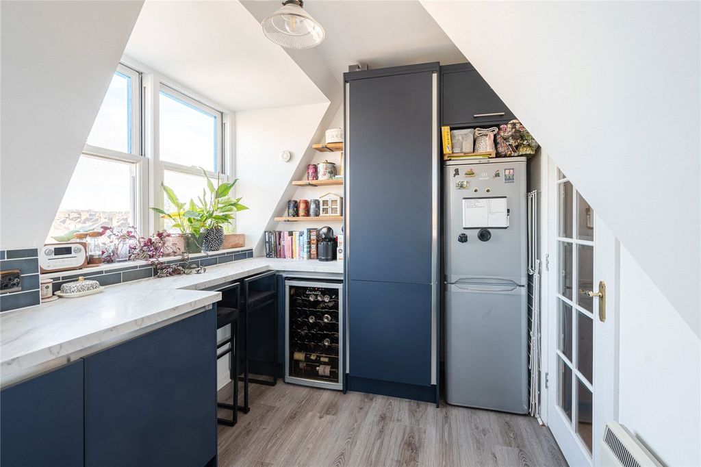 Property photo 3 of 12 Picture No. 12