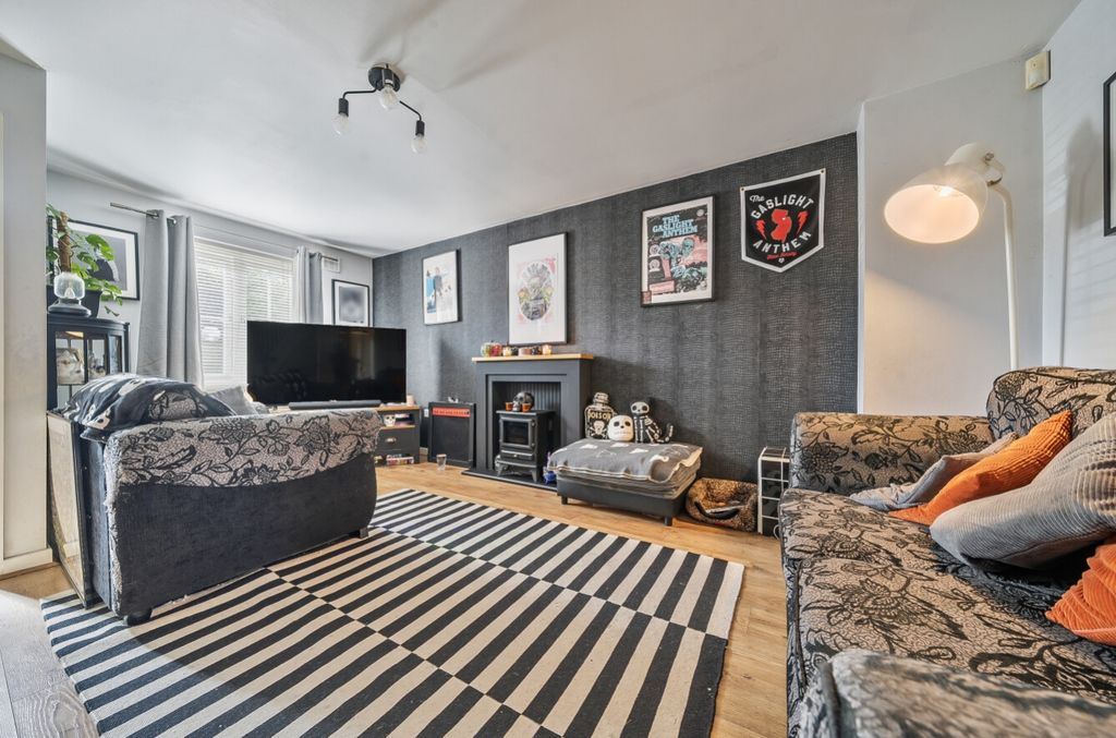 Property photo 2 of 16 1347173-6-68B706d7F2F1A