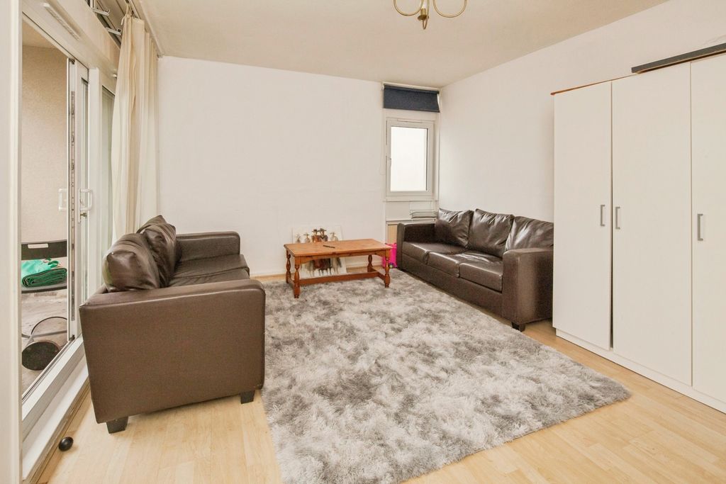 Property photo 3 of 17 Photo