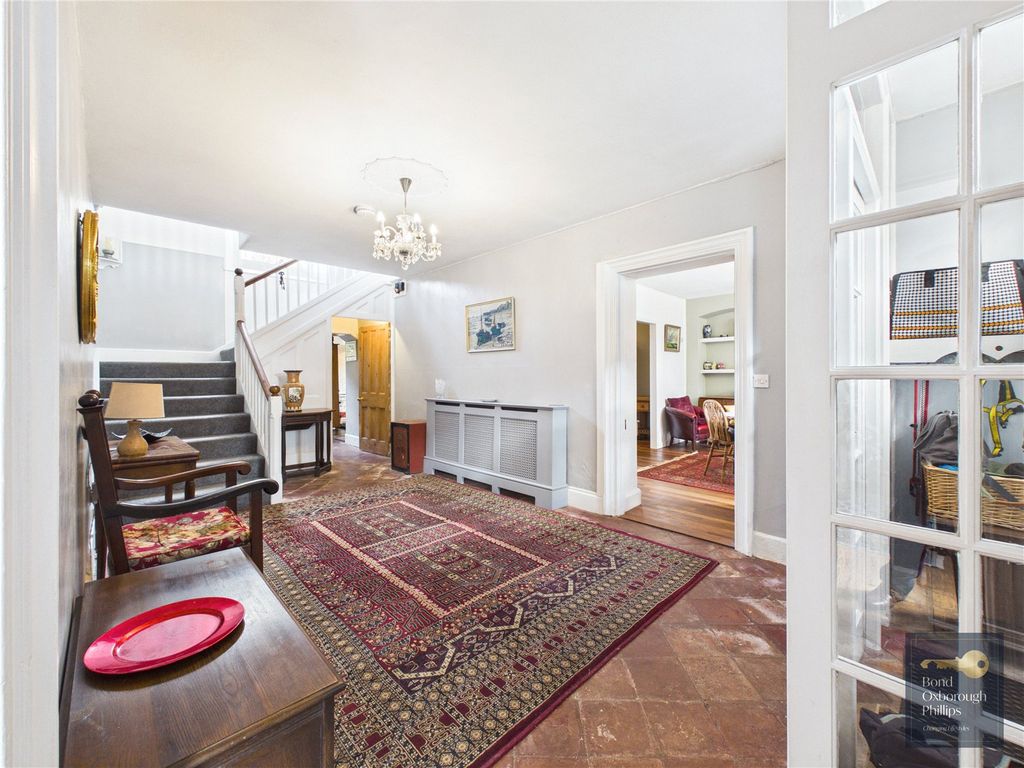 Property photo 2 of 39 Picture No. 15