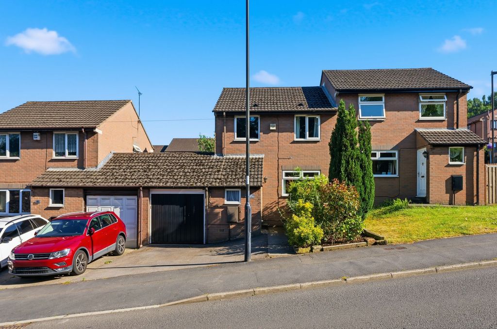Property photo 1 of 33