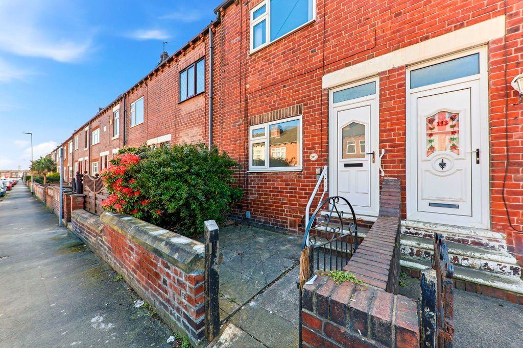 Property photo 1 of 17