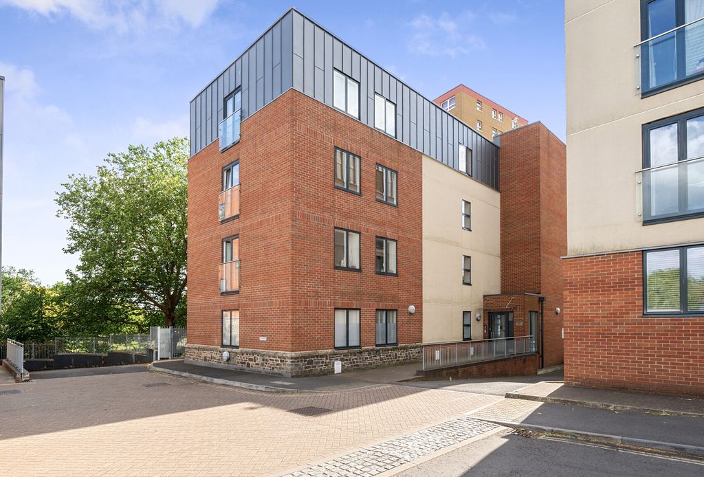 Property photo 3 of 14 1457530-2-6A049F3...