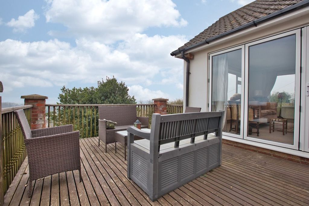 Property photo 2 of 30