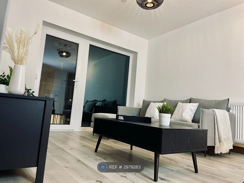 Property photo 2 of 16 Lounge