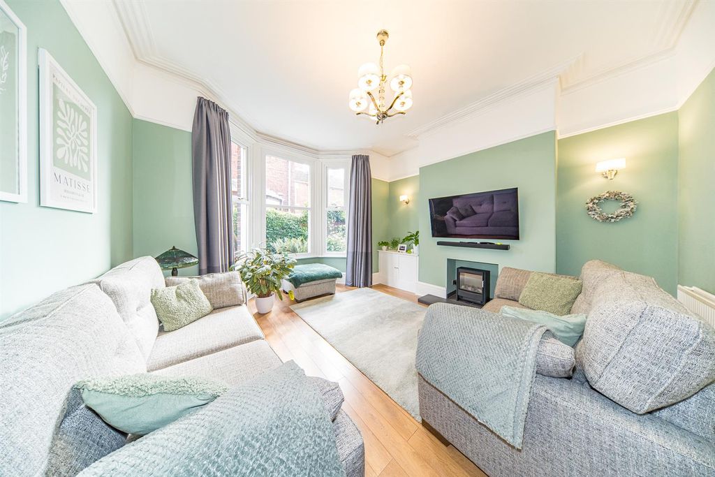 Property photo 2 of 29 144-St-Helens-Road-10.Jpg