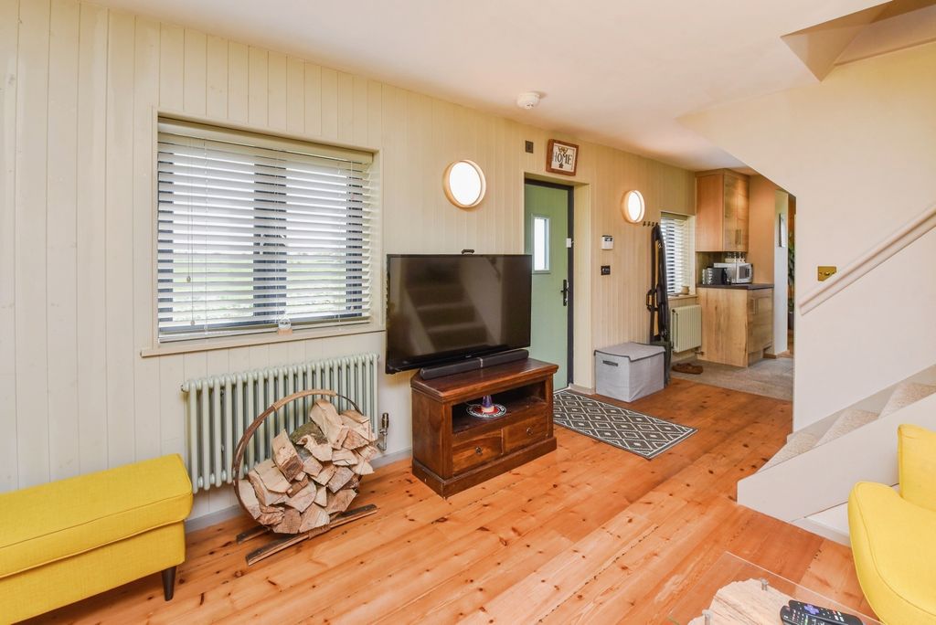 Property photo 3 of 17 Photo