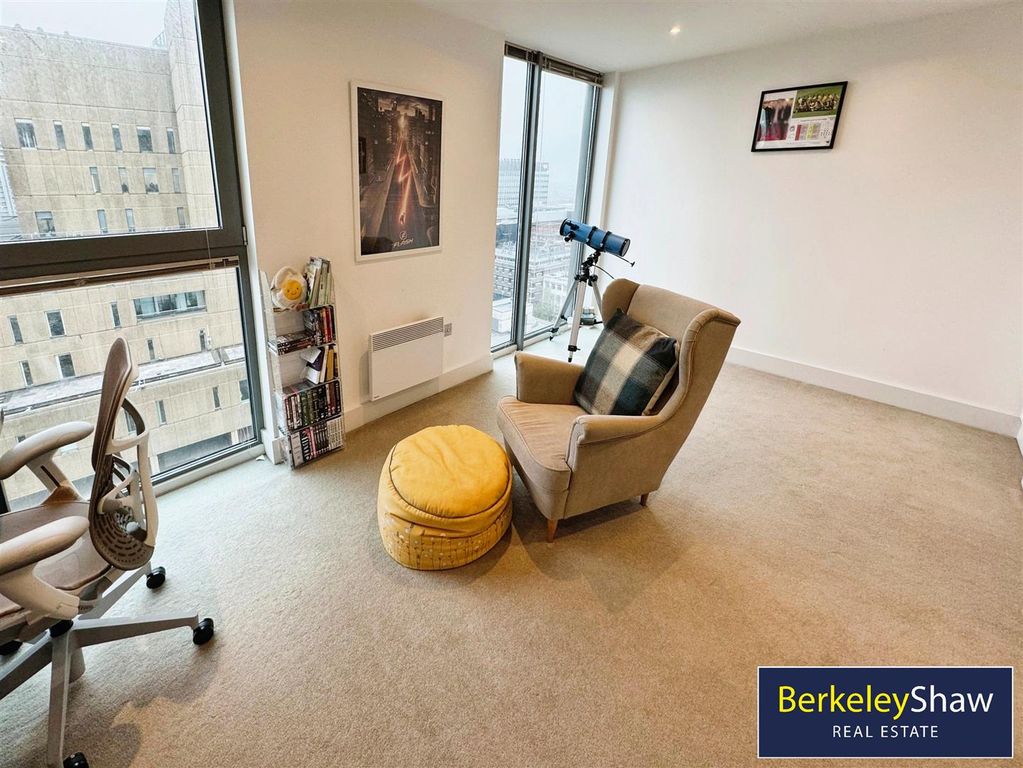 Property photo 2 of 15 Bedroom 2 (2)