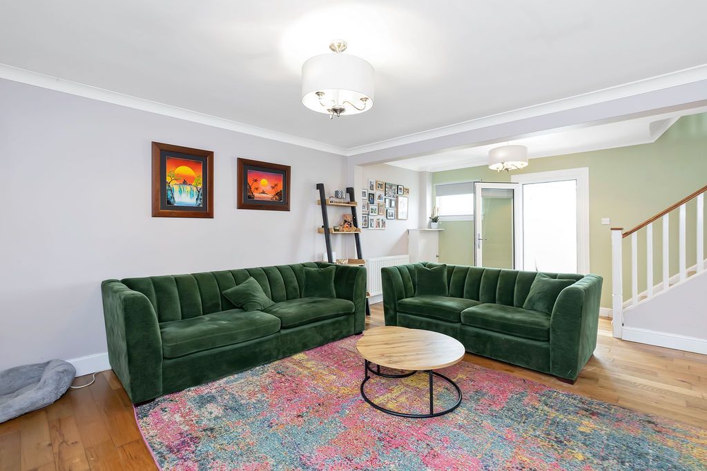 Property photo 2 of 14 Lounge