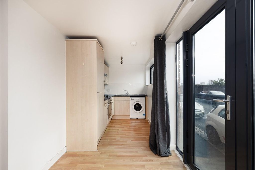 Property photo 1 of 12 Char8011.Jpg