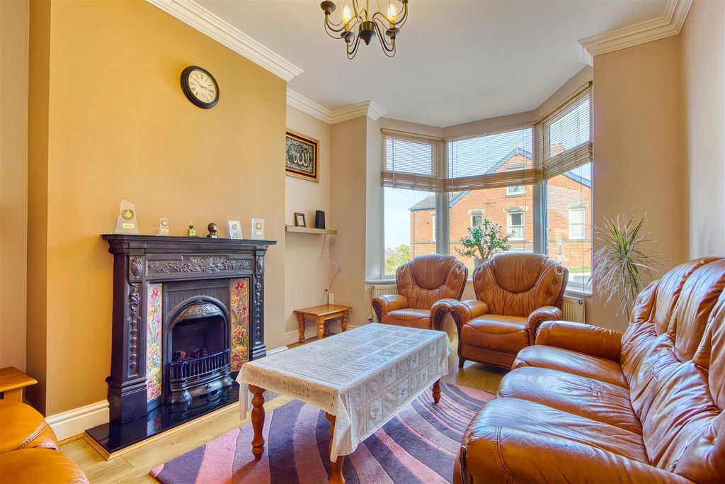 Property photo 2 of 18 Living Room.Jpg