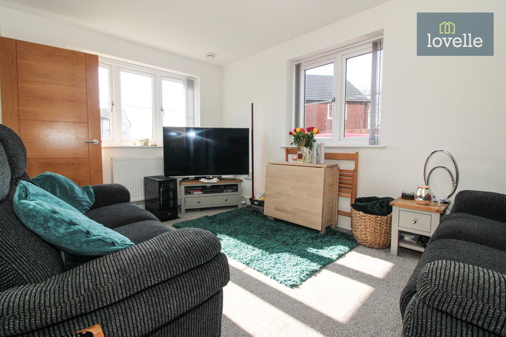 Property photo 3 of 16