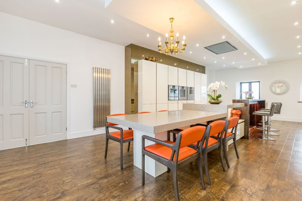 Property photo 3 of 45 Dining Kitchen