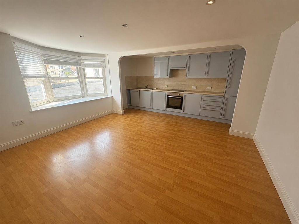 Property photo 1 of 4 Living Space.Png