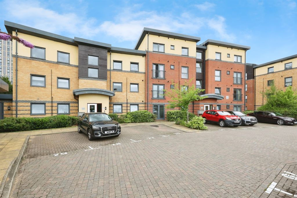 Property photo 2 of 17