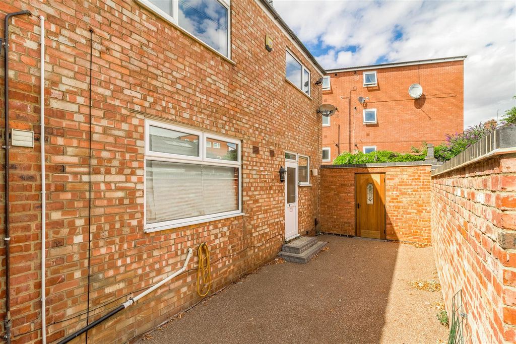 Property photo 1 of 10 Midland Road - 001.Jpg