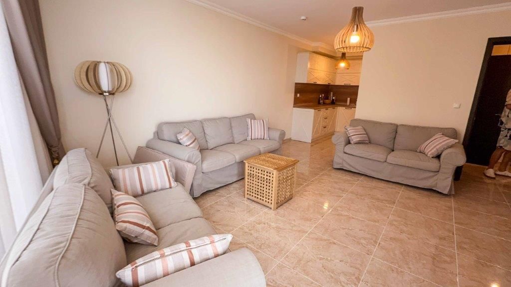 Property photo 2 of 31