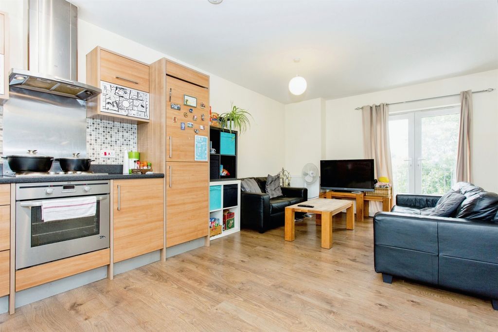 Property photo 1 of 9